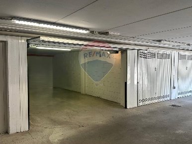 Foto Box in via Previtali, Bergamo in vendita