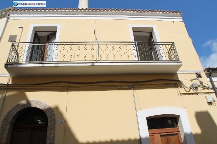 Foto Casa indipendente in Via dei Giardini, Larino di 120 m² con 5 locali