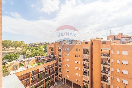 Foto Attico in Via Tazio Nuvolari, Roma Roma 70 di 150 m² con 6 locali