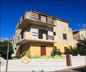 Foto Appartamento in Via FriulI 4, Santa Teresa Gallura Centro di 79 m²