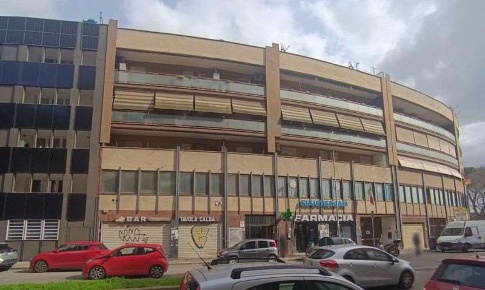 Foto Appartamento in Via Angelo Viscogliosi 44, Roma di 88 m² con 5 locali