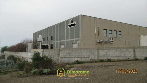 Foto Capannone industriale a San Basilio di 2983 m² con 1 locali in vendita