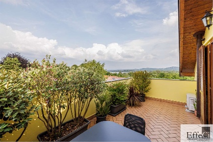 Foto Attico in Via Vittorio Veneto 5 B, Biandronno Centro di 67 m²