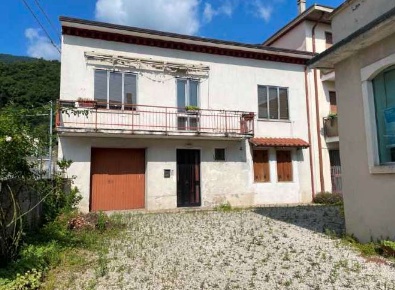 Foto Casa indipendente in Via Libertà, Piovene Rocchette di 170 m²