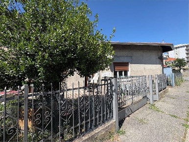 Foto Appartamento in Via Speranza, Busto Arsizio Sacconago di 160 m²