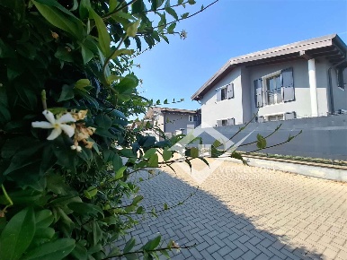 Foto Villa bifamiliare a Nibbiola di 262 m² con 6 locali in vendita
