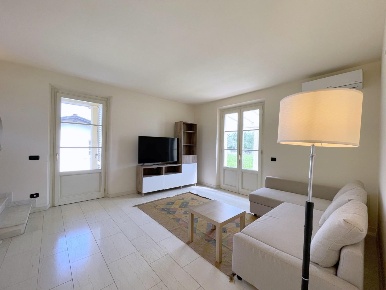 Foto Villa bifamiliare a Camaiore Capezzano Pianore di 130 m² con 5 locali