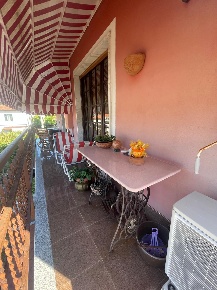 Foto Villa bifamiliare a Carrara Stadio, Sant'Antonio, Marasio di 100 m²
