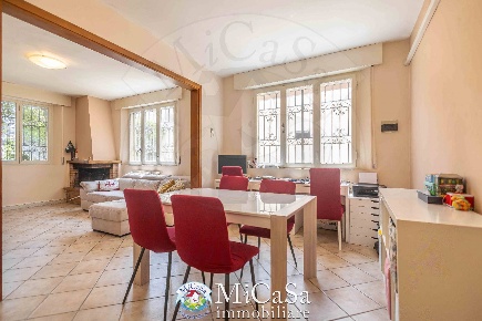 Foto Villa bifamiliare a Pisa Marina di Pisa di 130 m² con 5 locali