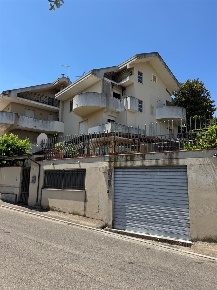 Foto Villa unifamiliare in Via Degli Equi, Chieti Chieti Città in vendita