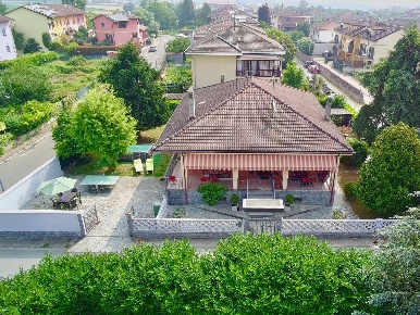 Foto Villa singola a Alessandria Casalbagliano di 300 m² con 10 locali