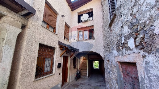 Foto Appartamento a Endine Gaiano Endine di 70 m² con 3 locali in vendita