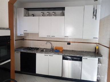 Foto Appartamento a Chieti di 100 m² con 5 locali in affitto