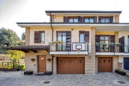 Foto Villa unifamiliare in via Don Giovanni Leoni, Aicurzio Centro