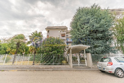 Foto Appartamento in via massimo d'azeglio, Cerro Maggiore Centro di 91 m²