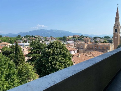 Foto Attico a Cornuda di 122 m² con 7 locali in vendita