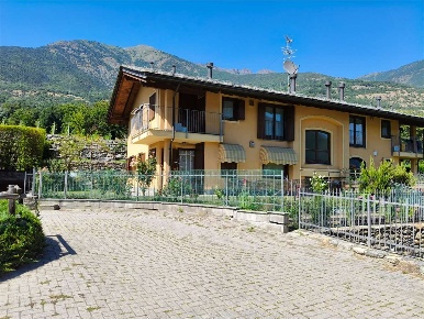 Foto Villa a schiera in OLLEYES, Quart di 140 m² con 5 locali in vendita