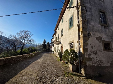 Foto Appartamento in Via Del Molino, Barga Ponte All'ania di 155 m²