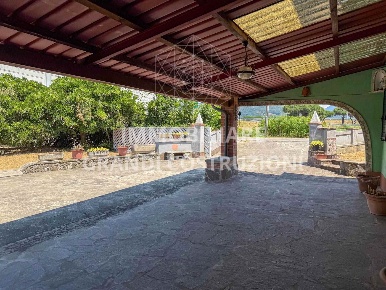Foto Villa bifamiliare a Viareggio Terminetto - Migliarina di 120 m²