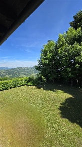 Foto Villa bifamiliare a Sestola di 240 m² con 8 locali in vendita