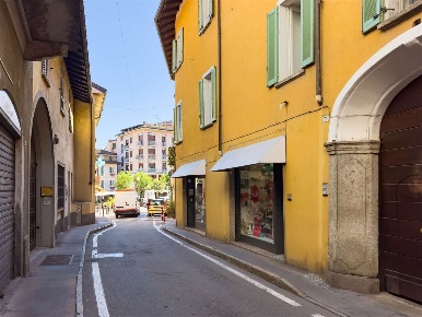 Foto Appartamento in xx settebre, Sesto Calende Centro di 104 m² in vendita