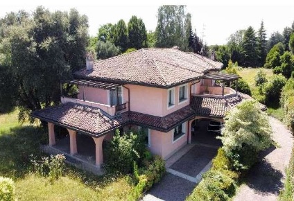 Foto Villa unifamiliare in Via delle Rimembranze 12, Lomazzo Centro