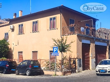 Foto Casa indipendente in Via IV Novembre, Manziana in vendita
