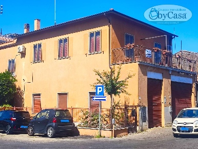 Foto Casa indipendente in Via IV Novembre, Manziana di 170 m² con 5 locali