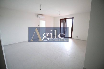 Foto Appartamento in via padre michele bulmetti, Spinetoli di 100 m²