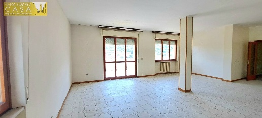 Foto Attico in LARGO ROSCIANO, Montorio al Vomano Centro di 235 m²