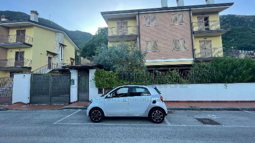 Foto Casa indipendente a Summonte di 500 m² con 15 locali in vendita