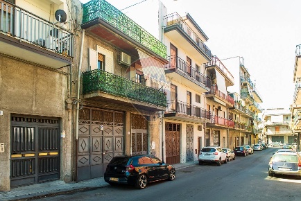 Foto Casa indipendente in Via Cefalonia, Paternò di 91 m² con 3 locali