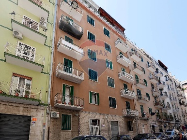 Foto Appartamento in Via Nicola Bavaro, Bari Libertà di 100 m² con 3 locali