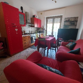 Foto Appartamento in Via Mazzini, Acquaviva Picena di 70 m² con 3 locali