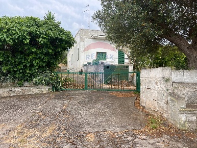 Foto Casa indipendente a Monopoli di 138 m² con 5 locali in vendita