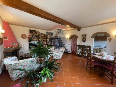 Foto Villa singola a Bagni di Lucca Centro di 140 m² con 5 locali