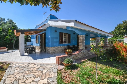 Foto Villa unifamiliare in Via Lago Albano 3, Siracusa Fontane Bianche