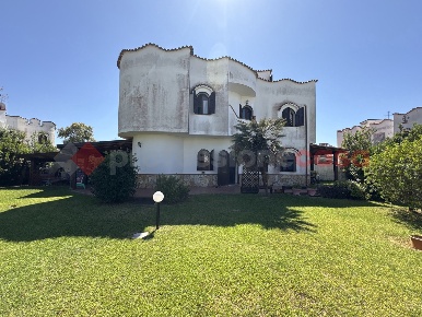 Foto Villa bifamiliare in Via VILLAGGIO DEL SISTO 45, Terracina in vendita