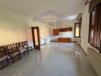 Foto Appartamento a Sacile Centro di 170 m² con 6 locali in vendita