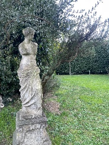 Foto Villa bifamiliare a Montale Fornacelle di 340 m² con 16 locali