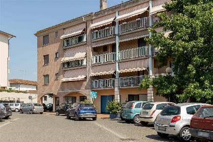 Foto Appartamento a Ponsacco Centro di 95 m² con 8 locali in vendita