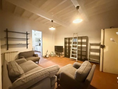 Foto Appartamento a Firenze Santo Spirito di 92 m² con 5 locali in affitto