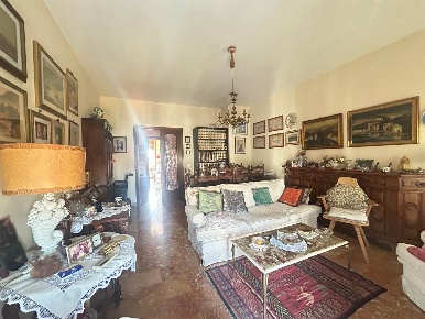 Foto Appartamento a Prato Zarini - Valentini di 120 m² con 5 locali