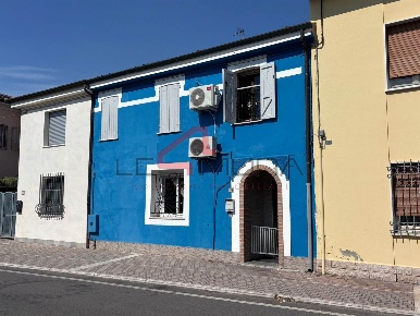 Foto Villa a schiera a Nogara Centro di 132 m² con 6 locali in vendita