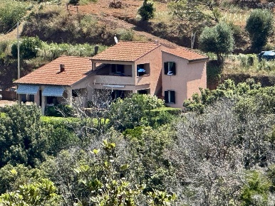 Foto Villa unifamiliare a Rio di 150 m² con 8 locali in vendita