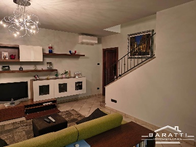 Foto Villa bifamiliare a Suzzara Centro di 220 m² con 7 locali in vendita