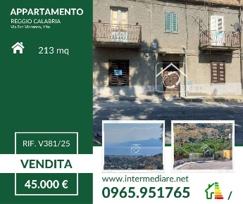 Foto Casa indipendente a Reggio di Calabria di 213 m² con 12 locali