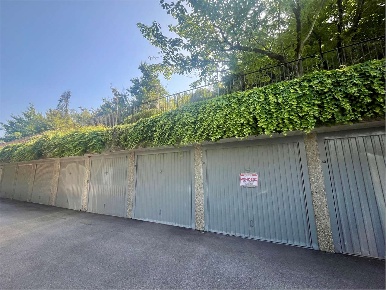 Foto Box in via mazzini 2, Barzanò Centro di 15 m² con 1 locali in vendita