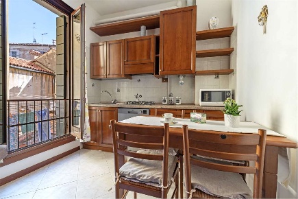 Foto Appartamento in CAMPO DE LE GATE 3223, Venezia di 75 m² con 4 locali