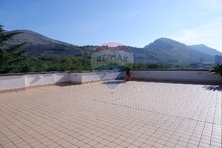 Foto Appartamento in Via  Louis Pasteur, Caserta Centurano di 117 m²